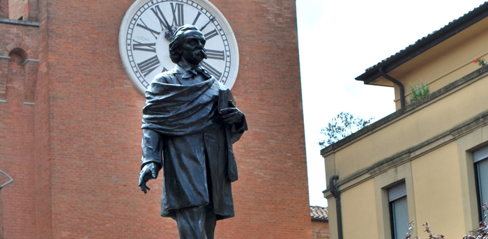 La statua di Quirico Filopanti